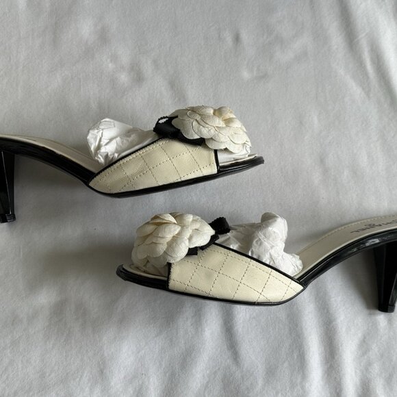 CHANEL 2007 Cruise Camellia Quilted Leather Mules Heels - Picture 11 of 16